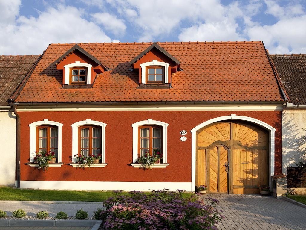 Lichtenstein Lva Apartman Бржецлав Экстерьер фото